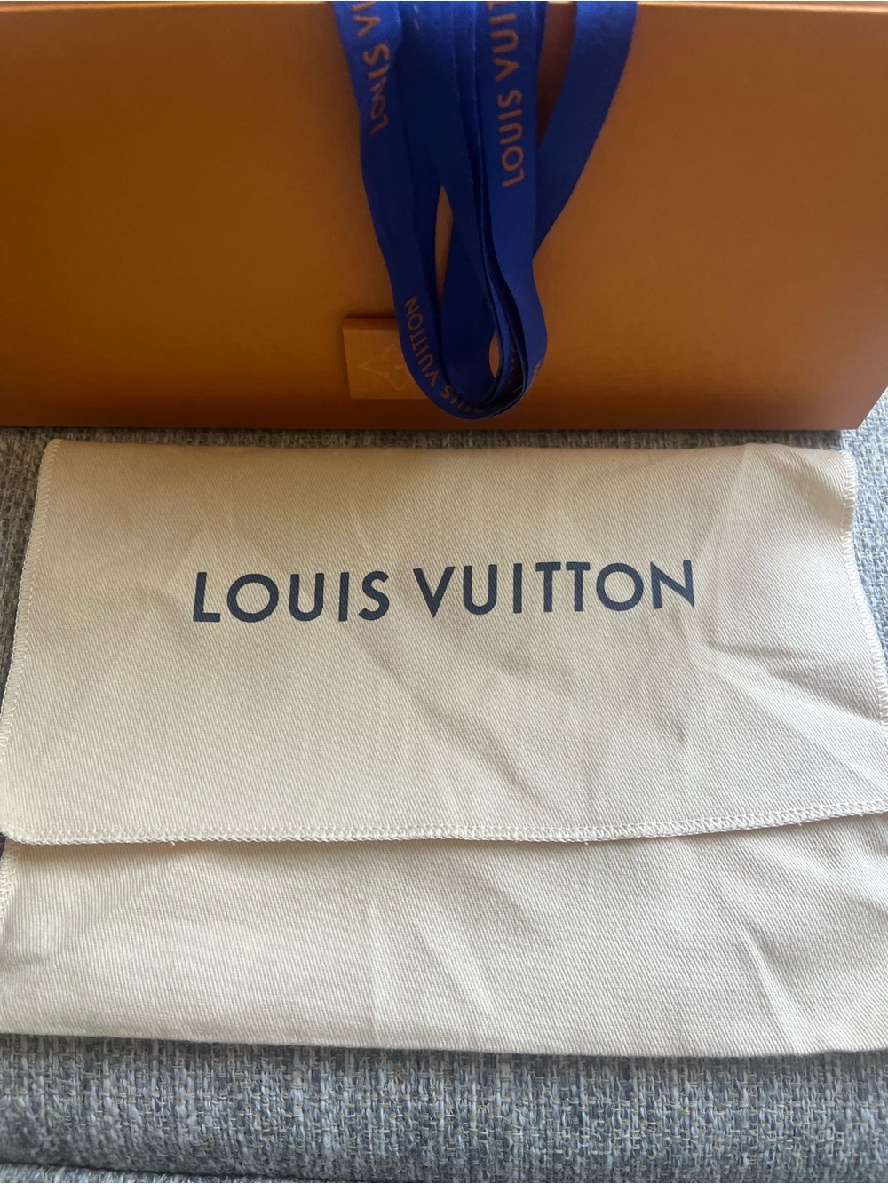 Louis Vuitton Orange Logo Gift Box - Picture 5 of 9